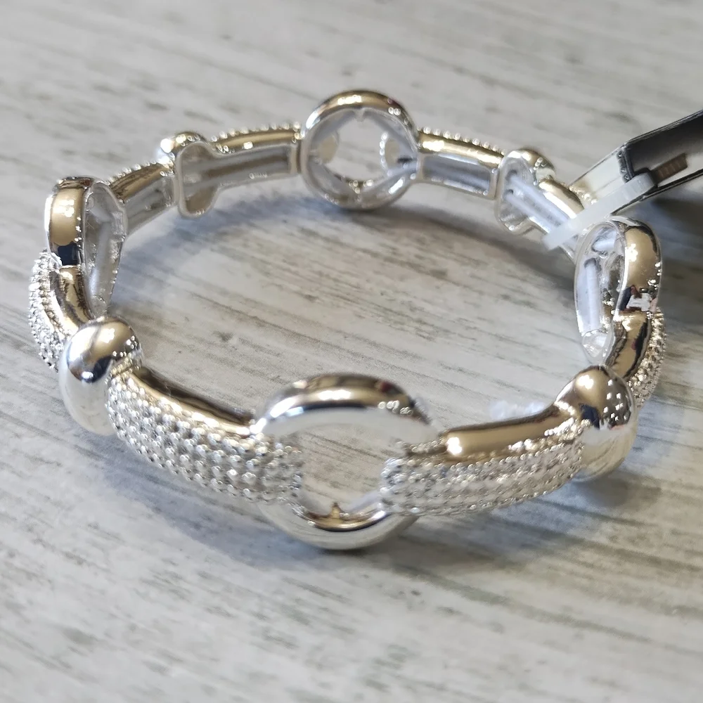 NEW!!! NWT Elegant Napier Silver Tone Metal Stretchy Bracelet for Women